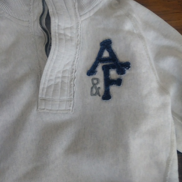 Rare Abercrombie & Fitch Sweatshirt - Picture 2 of 3